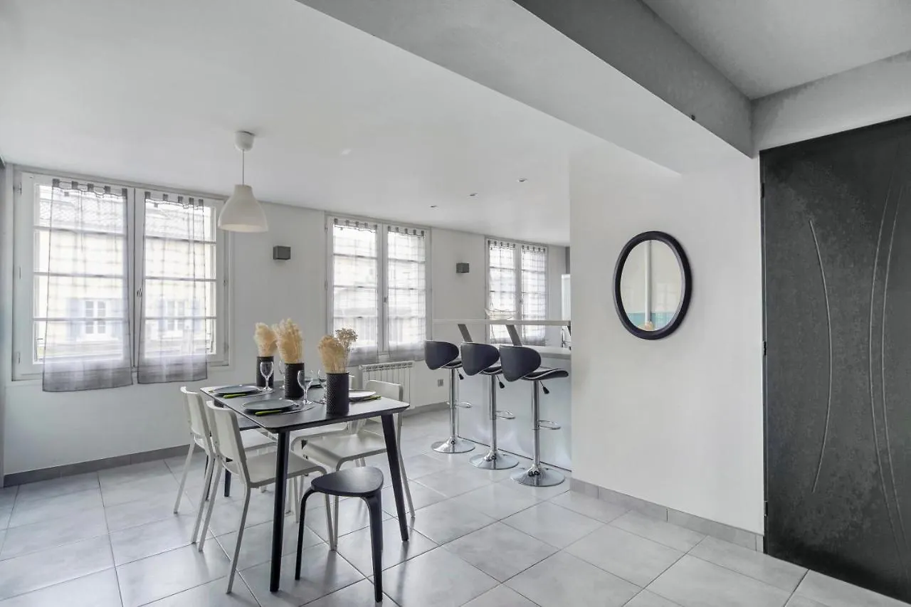 La Chalaronne - appartement au coeur de la cité médiévale Châtillon-sur-Chalaronne 0*,  Francia